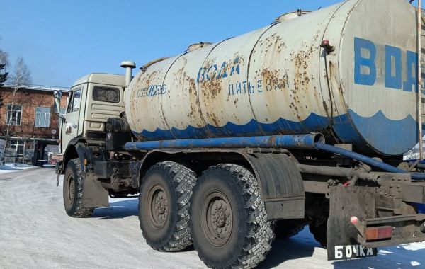 Услуги водовозов. Доставка питьевой и технической воды - Голая Пристань, заказать или взять в аренду