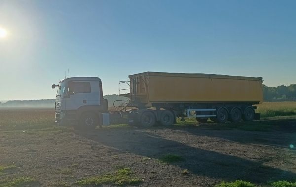 Перевозка зерна полуприцепами - Голая Пристань, заказать или взять в аренду