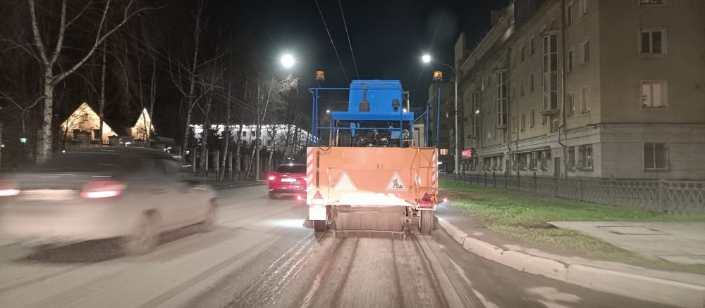 Уборка улиц и дорог спецтехникой и дорожными уборочными машинами стоимость услуг и где заказать - Голая Пристань