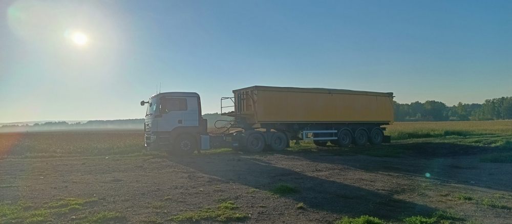 Зерновоз Перевозка зерна полуприцепами взять в аренду, заказать, цены, услуги - Голая Пристань