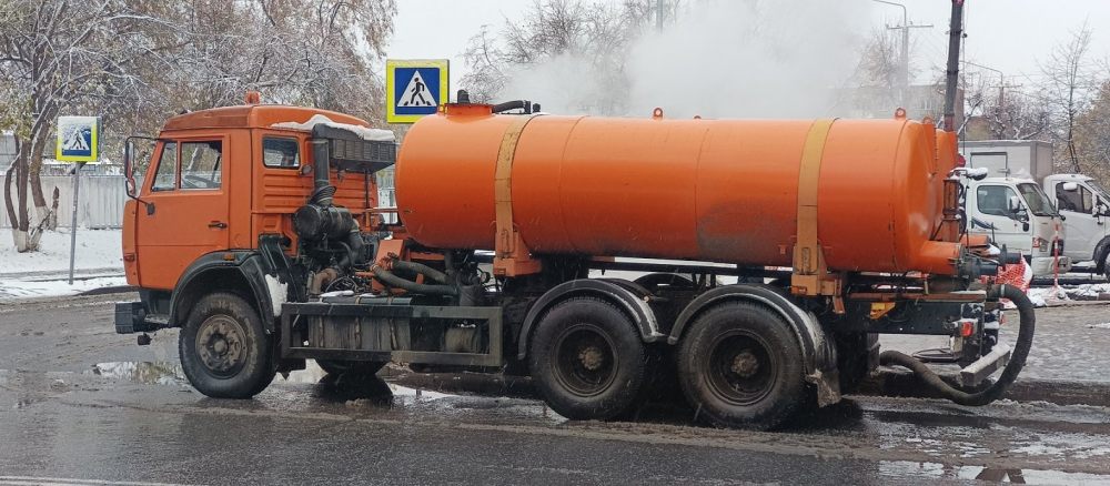 Откачка ила. Услуги илососа и ассенизатора стоимость услуг и где заказать - Каховка