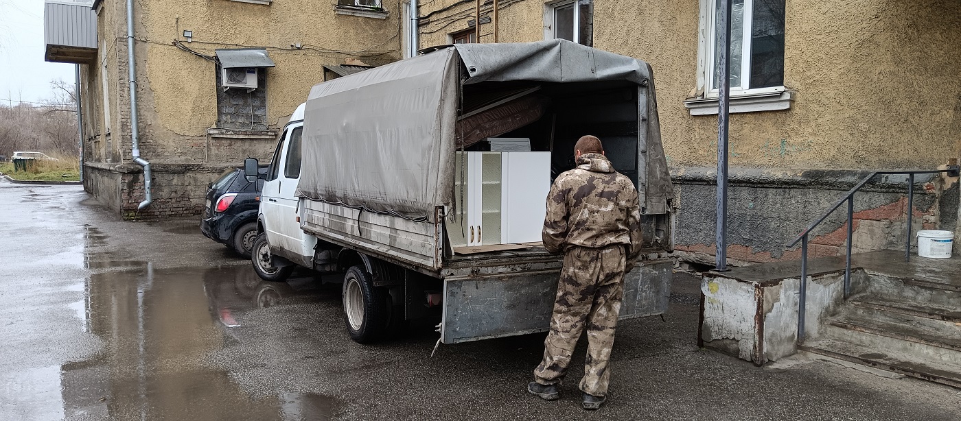 Квартирные перевозки. Погрузка мебели в Газель в Херсонской области